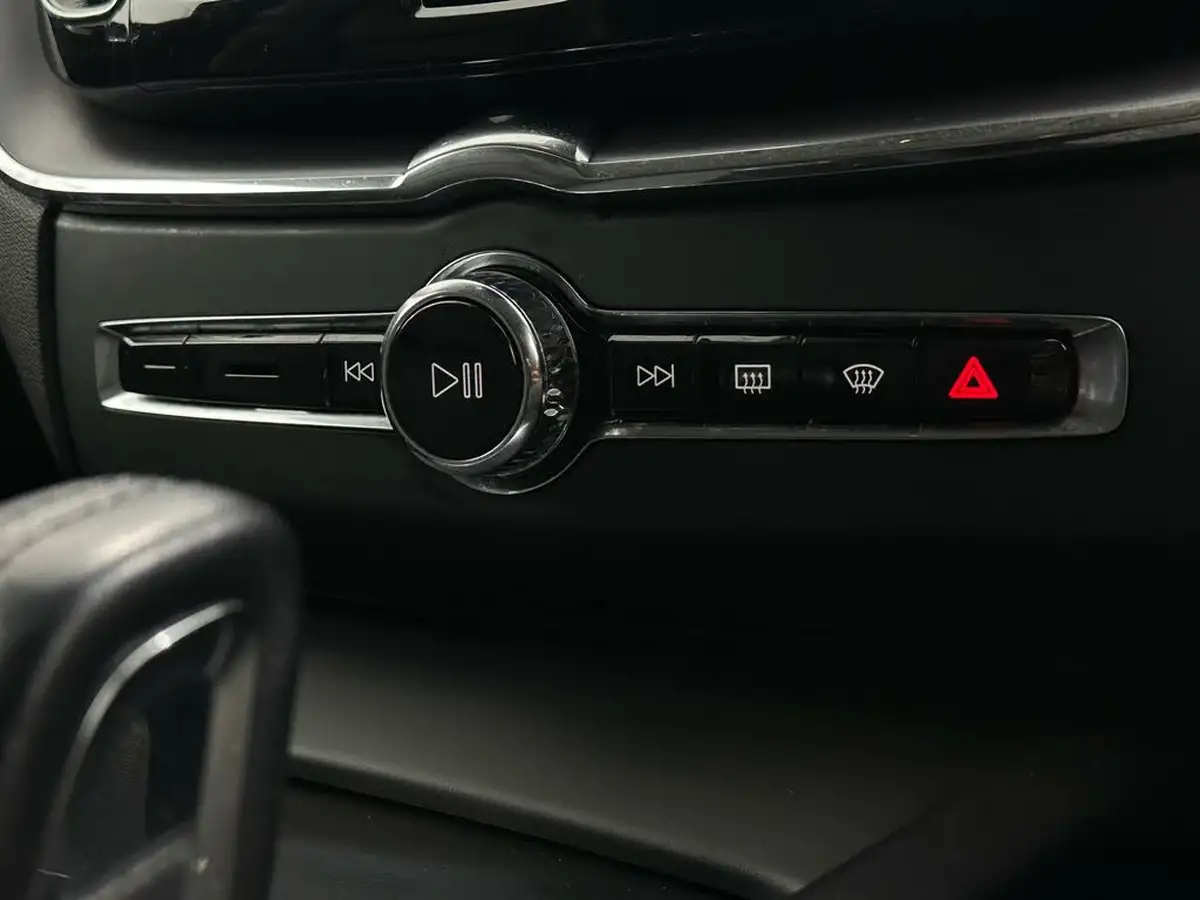 2019-volvo-xc60-20td-b4-momentum-big-17