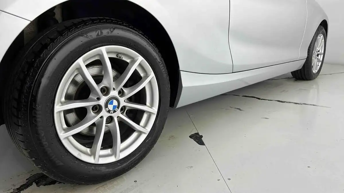 2017-bmw-1-series-20td-118d-se-3d-big-4