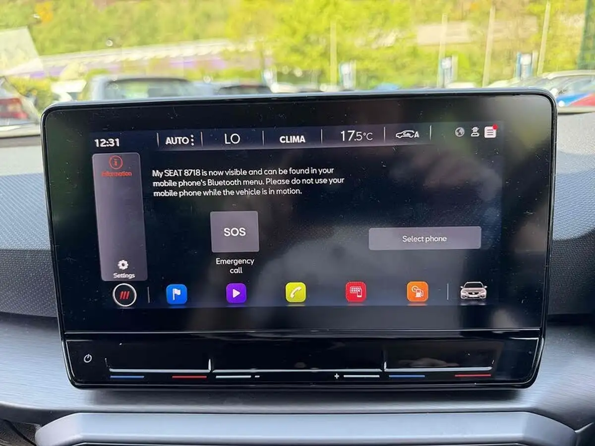 2022-seat-leon-15-tsi-evo-fr-150ps-estate-big-14
