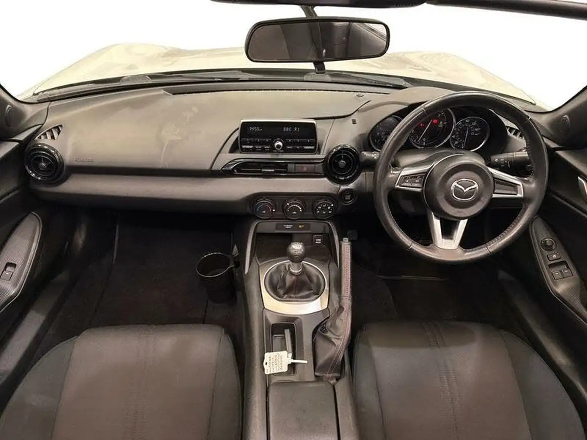 2019-mazda-mx-5-15-se-big-9