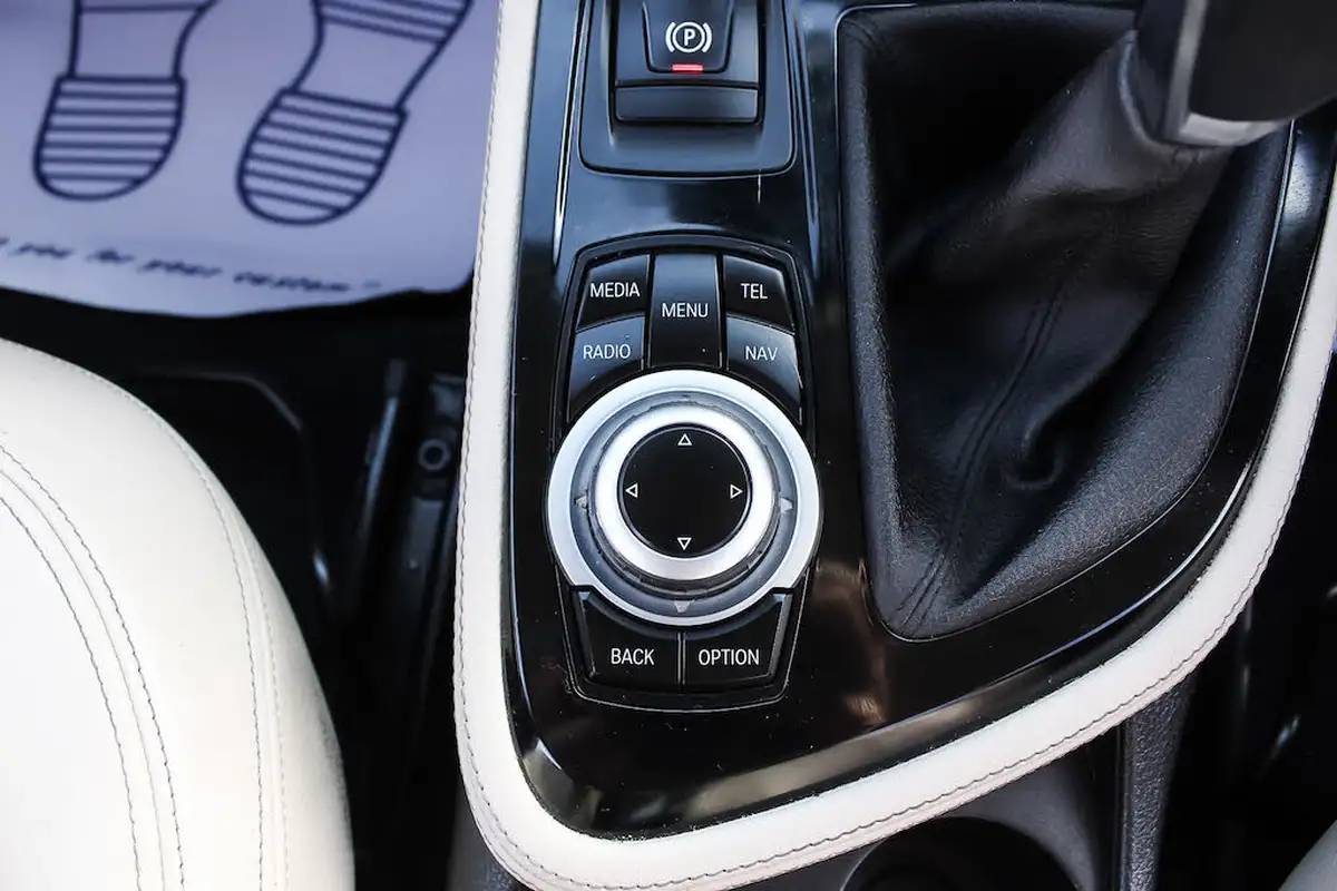 2015-bmw-2-series-15td-216d-luxury-active-big-27