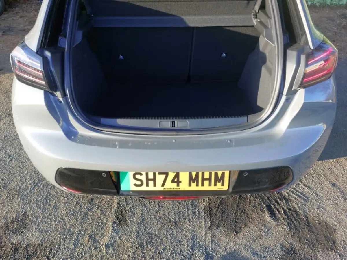 2024-peugeot-208-e-gt-136ps-50kwh-big-7