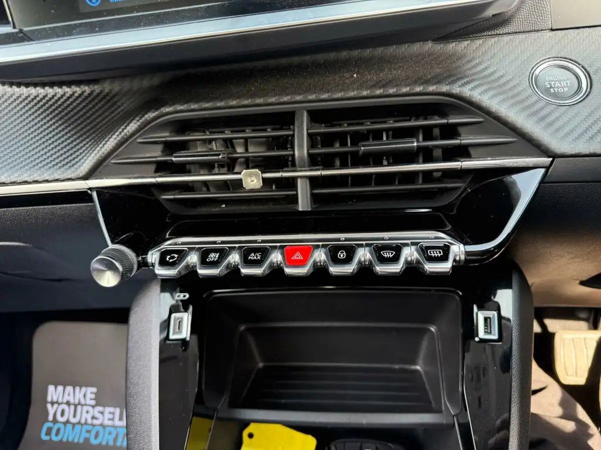 2022-peugeot-208-12-puretech-active-premium-100bhp-eat8-big-38