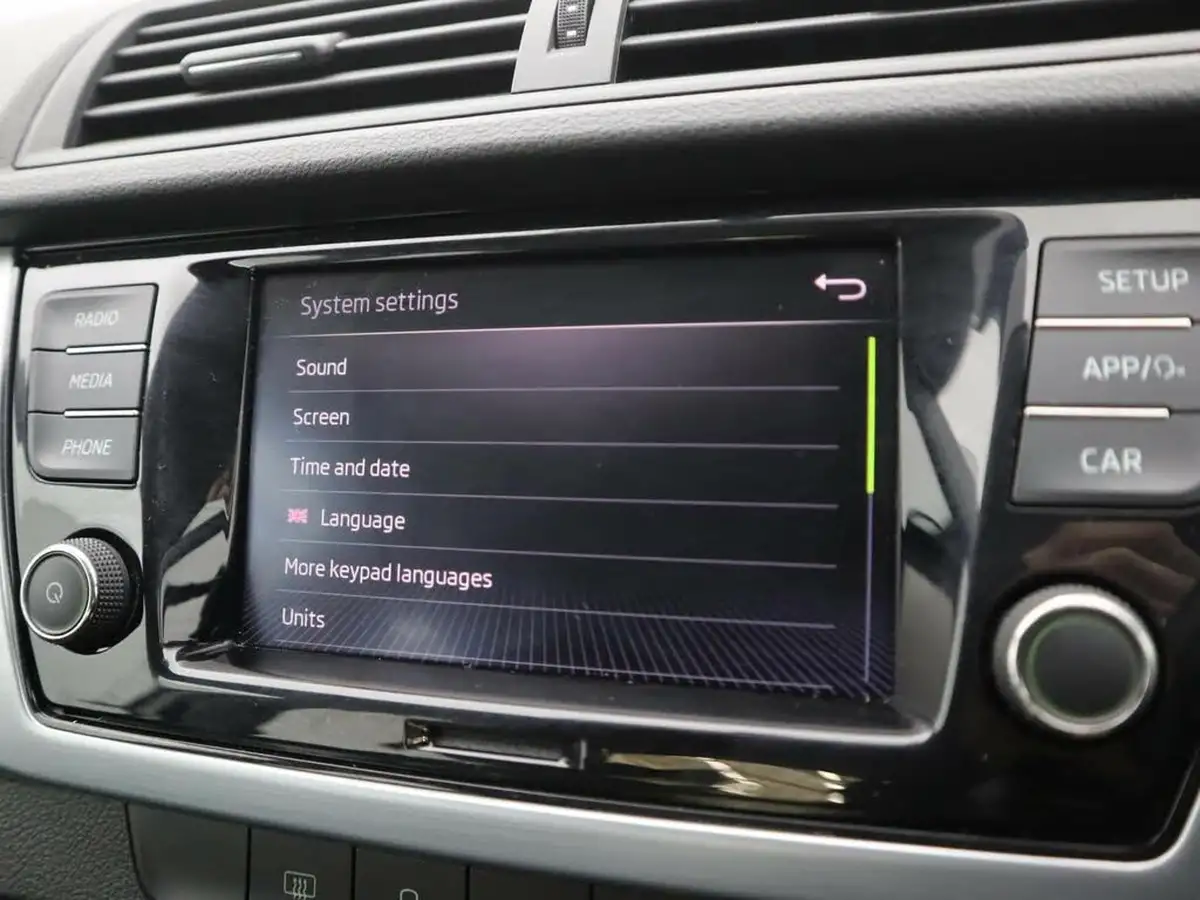 2019-skoda-fabia-10-mpi-colour-edition-75ps-ss-big-15
