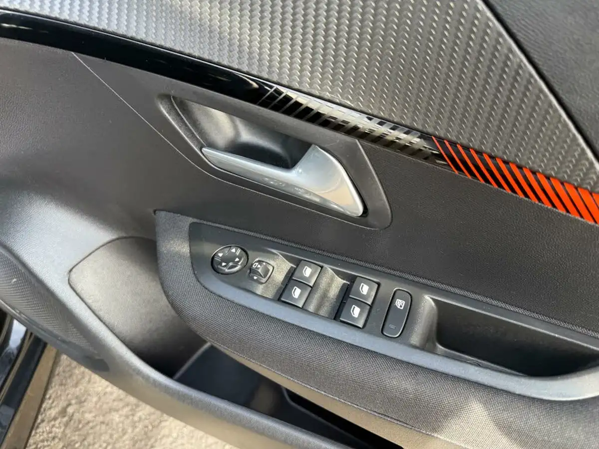 2022-peugeot-208-12-puretech-active-premium-100bhp-eat8-big-14