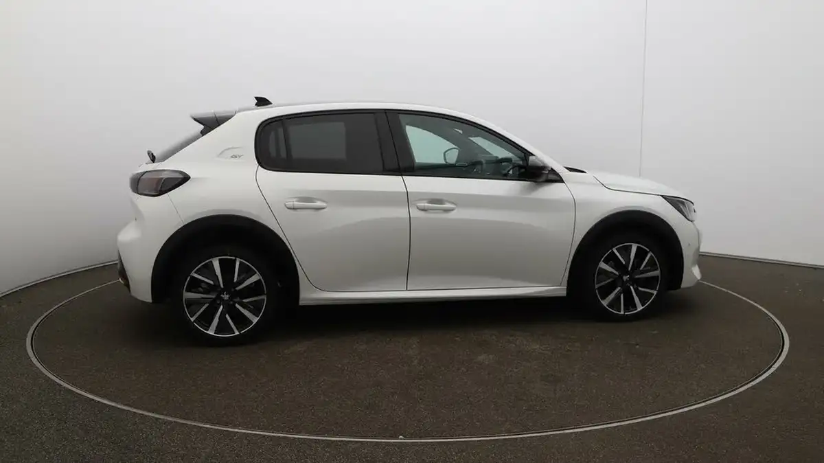 2022-peugeot-208-12-puretech-gt-100bhp-big-7