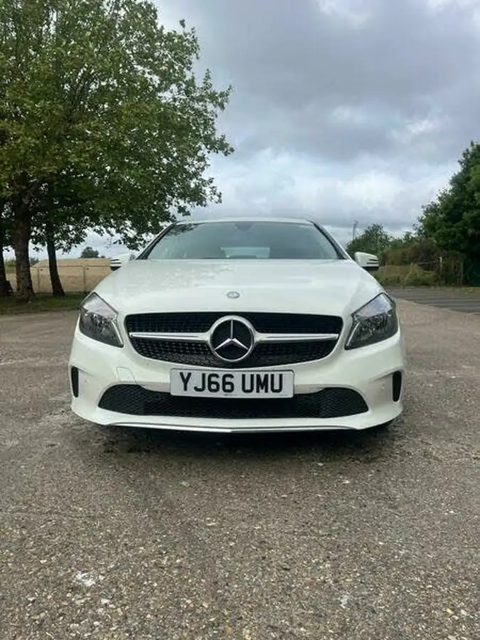2016-mercedes-benz-a-class-21d-a200d-se-executivess-big-4
