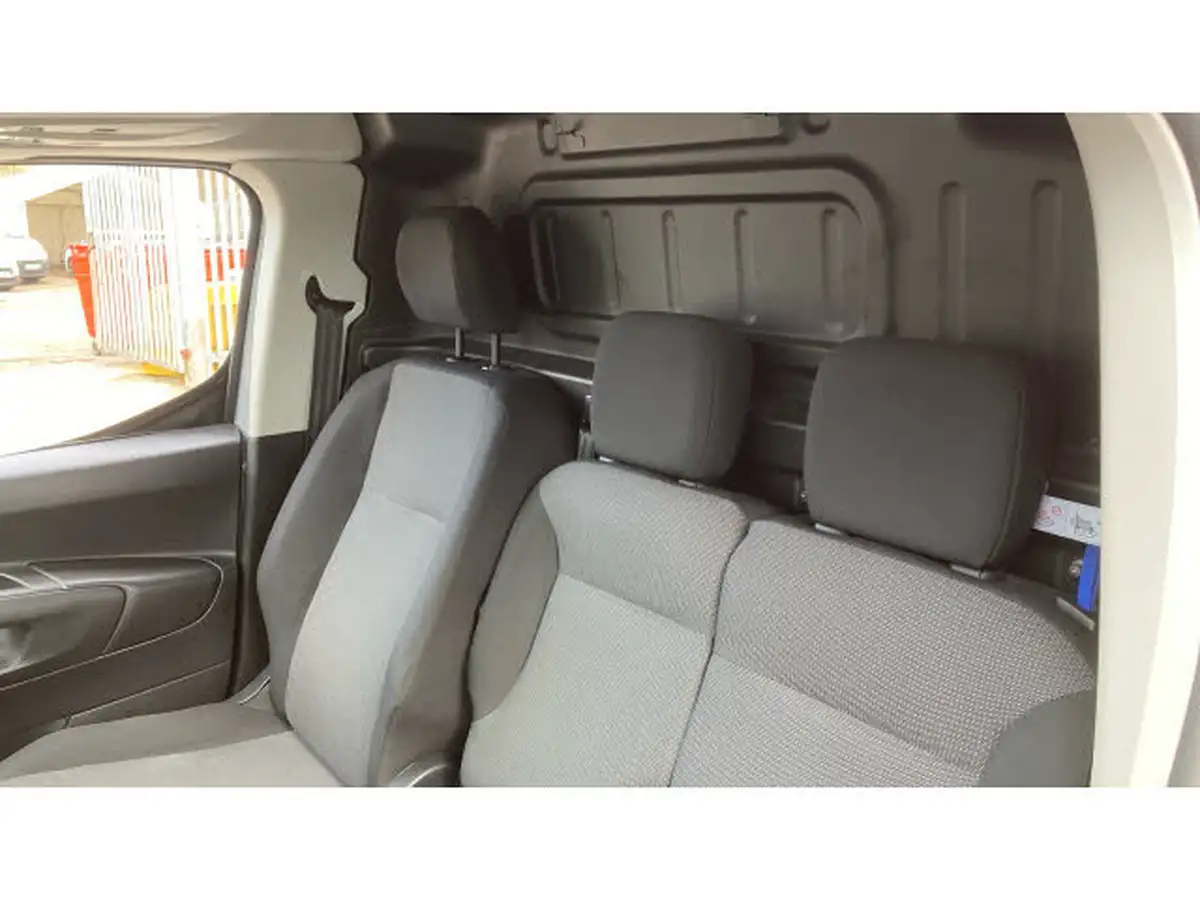 2021-citroen-berlingo-15bluehdi-1000-driver-130pseu6dt-e-ss-eat8-big-14