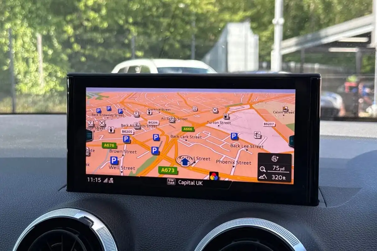 2022-audi-q2-15-35-tfsi-black-edition-s-tronic-big-16