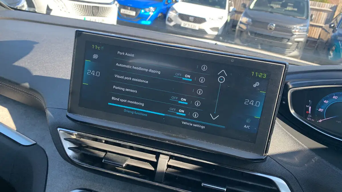 2022-peugeot-3008-suv-16-puretech-gt-premium-225bhp-hybrid-e-eat8-big-29