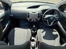 2011-hyundai-i20-12-comfort-3d-small-9