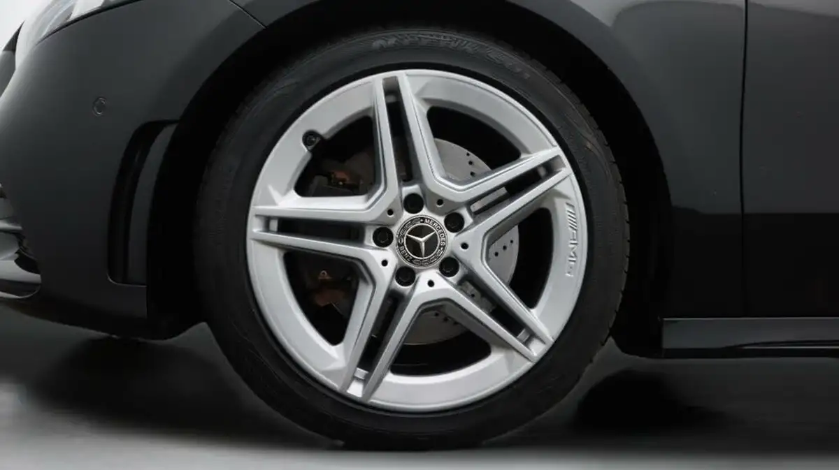2021-mercedes-benz-a-class-20d-a220d-amg-line-executive-saloon-4d-big-18