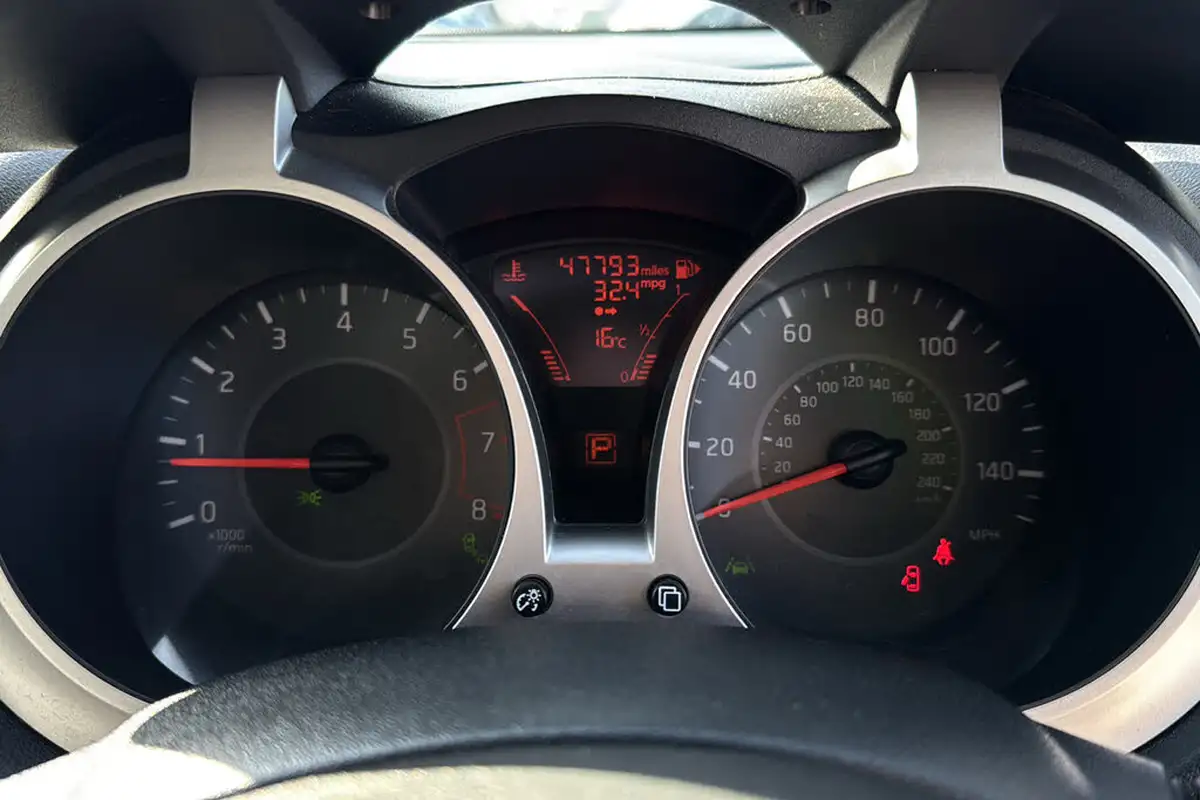 2017-nissan-juke-16-tekna-117ps-open-air-roof-1598cc-xtronic-cvt-big-12