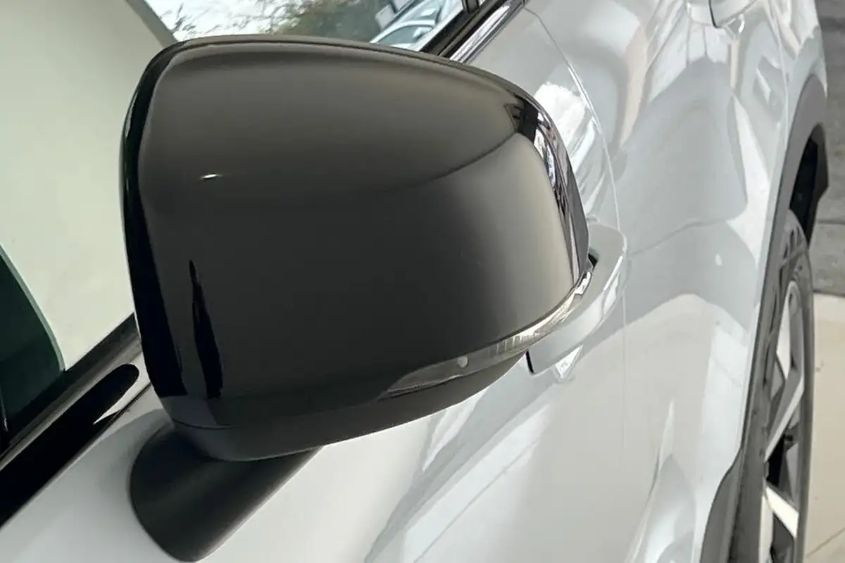 2024-volvo-xc40-20-b4-plus-big-18