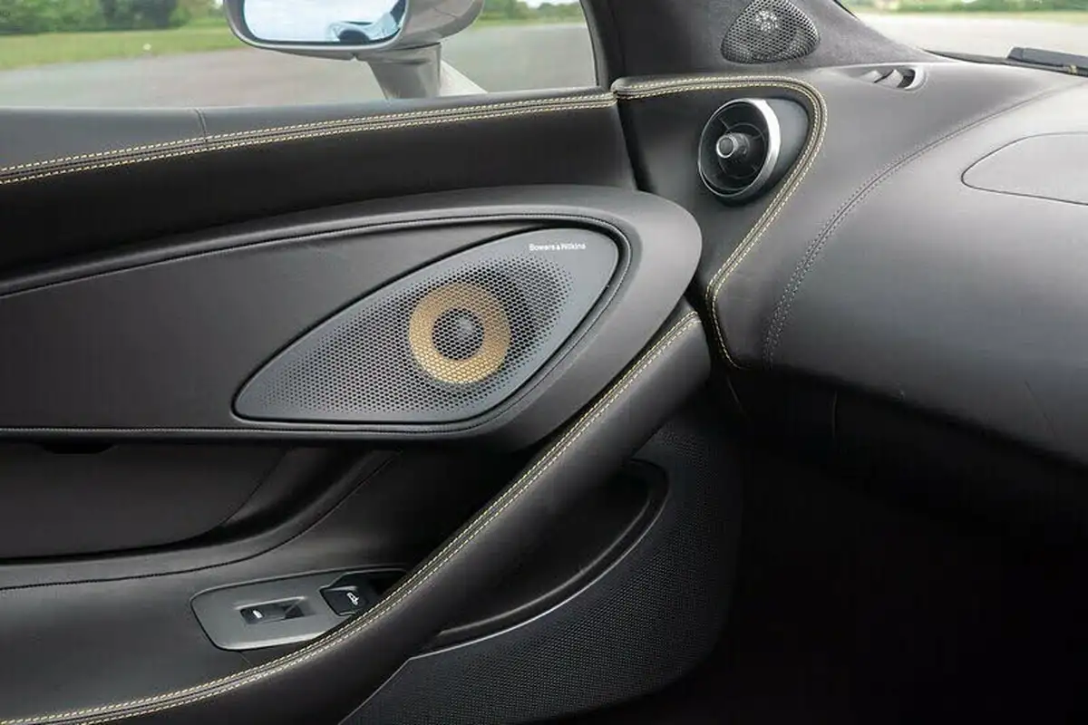 2016-mclaren-540c-38-big-36