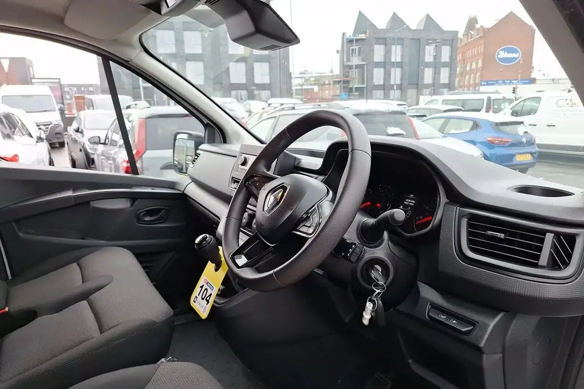 2023-renault-trafic-20dci-ll30-130-start-big-24