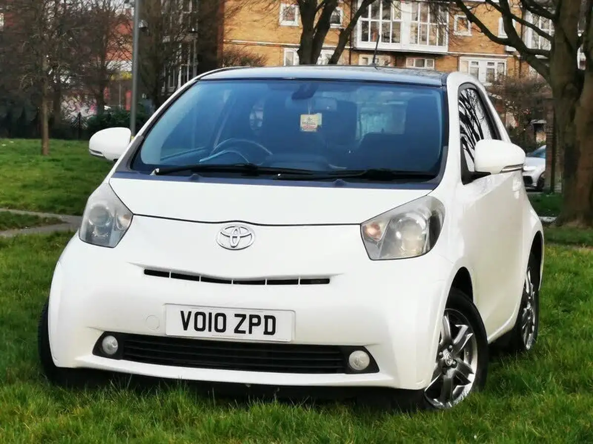 2010-toyota-iq-10-2-multidrive-big-2