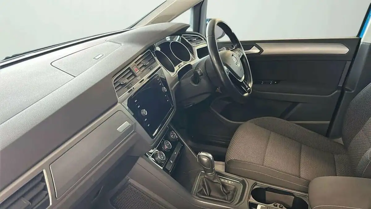2018-volkswagen-touran-16tdi-se-dsg-big-12