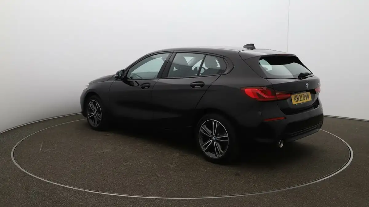 2021-bmw-1-series-15-118i-sport-lcp-big-54