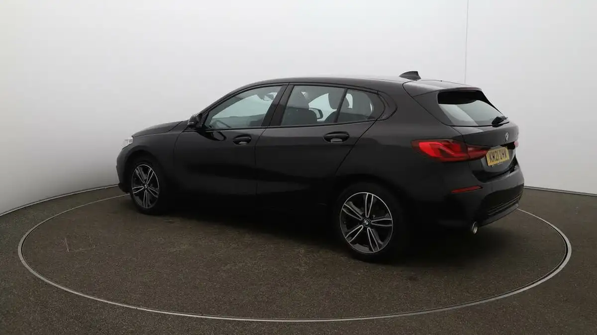 2021-bmw-1-series-15-118i-sport-lcp-big-26