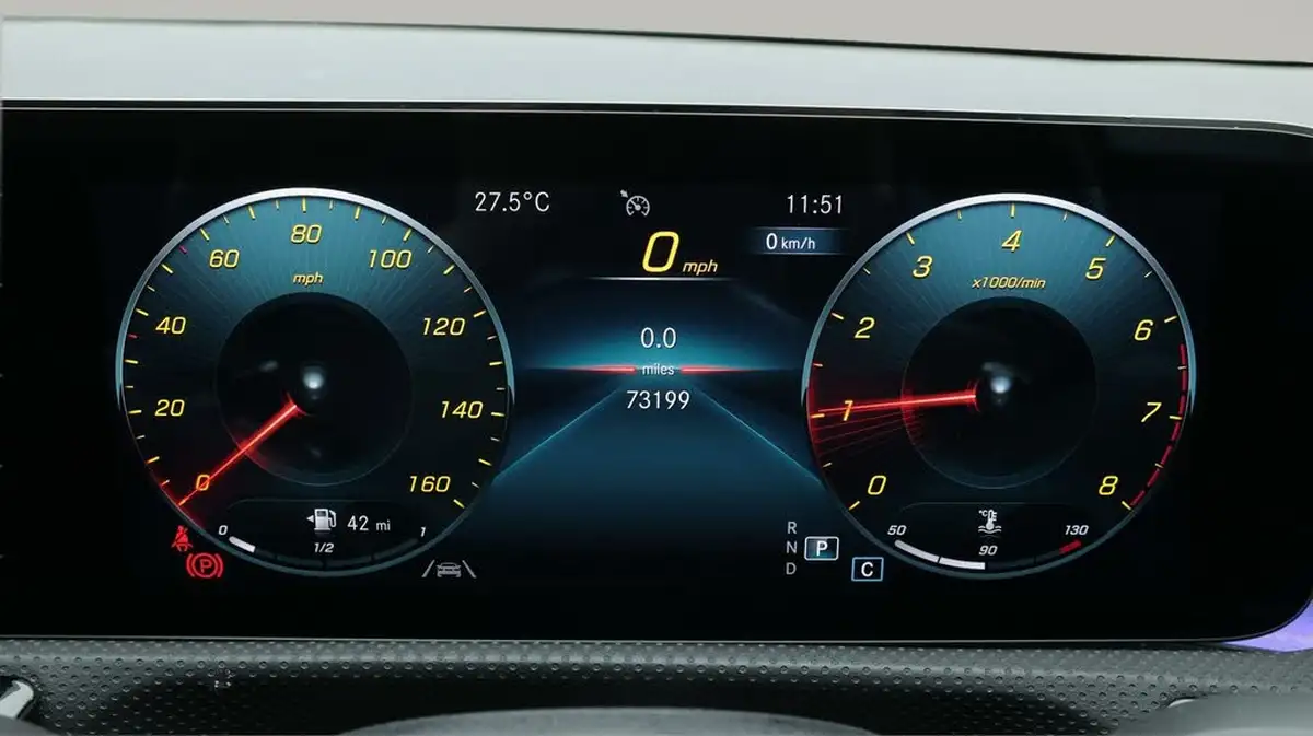 2021-mercedes-benz-cla-13-cla-180-amg-line-premium-plus-coupe-4d-big-10
