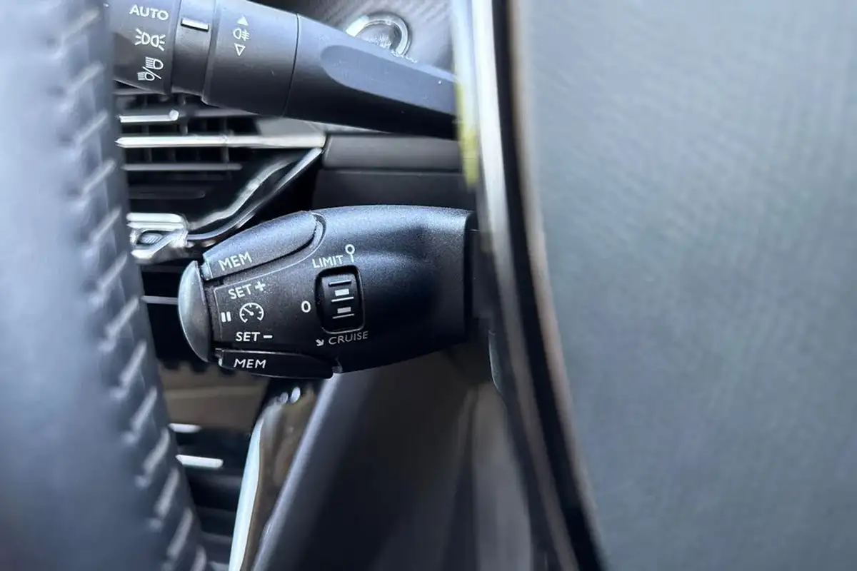 2021-peugeot-2008-suv-12-puretech-allure-130bhp-big-39