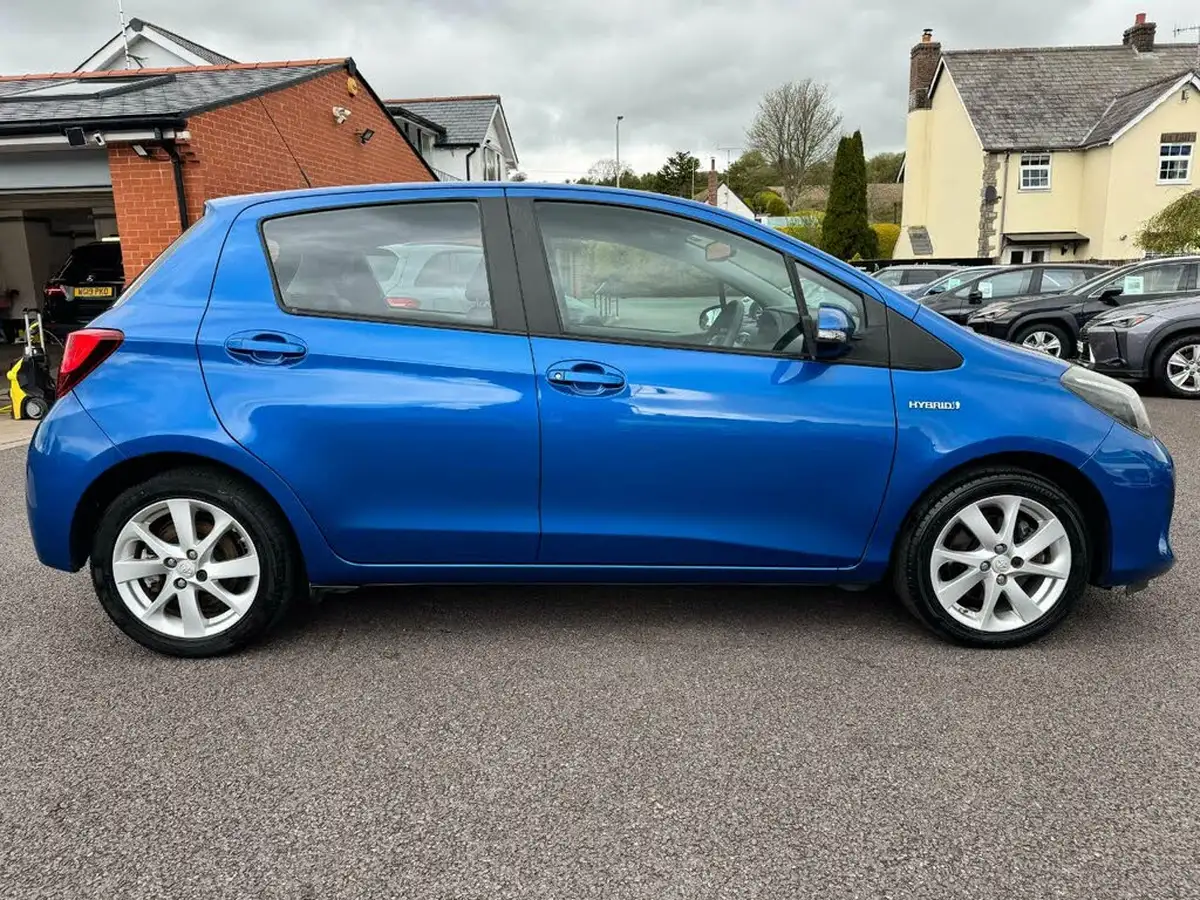 2015-toyota-yaris-15-vvt-i-excel-hybrid-15in-big-2