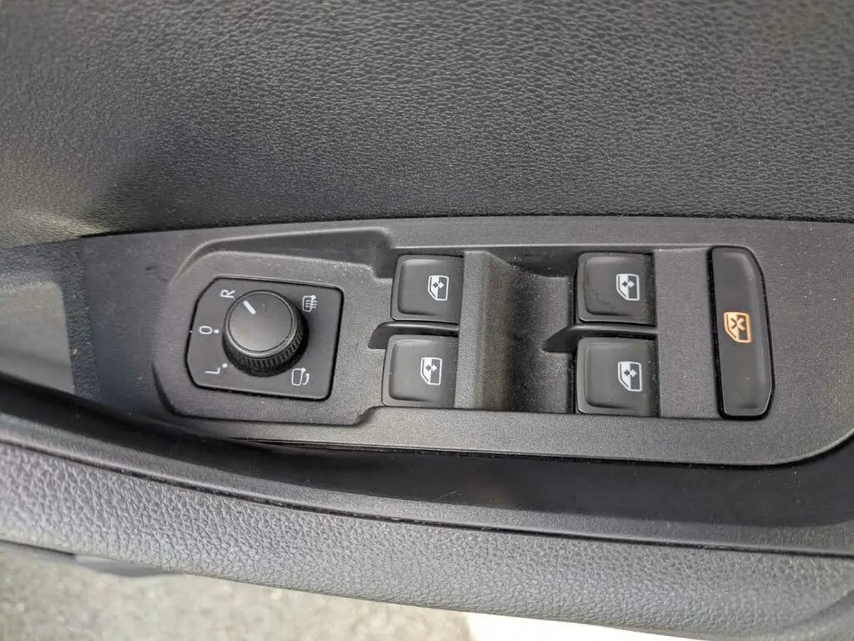 2023-skoda-karoq-15-tsi-sportline-dsg-big-16