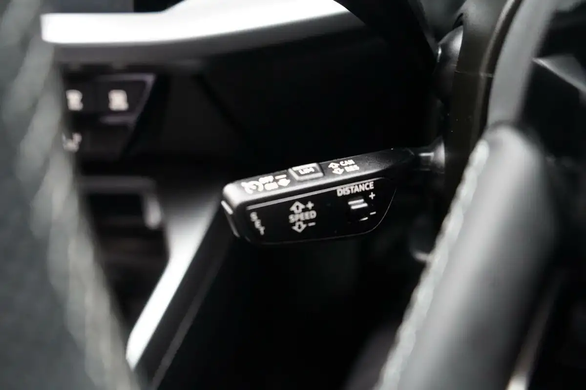 2023-audi-a3-10-30-tfsi-s-line-sportback-5d-tronic-big-25