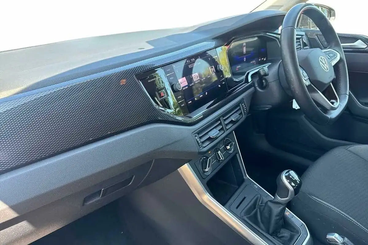 2023-volkswagen-polo-10-tsi-life-big-1