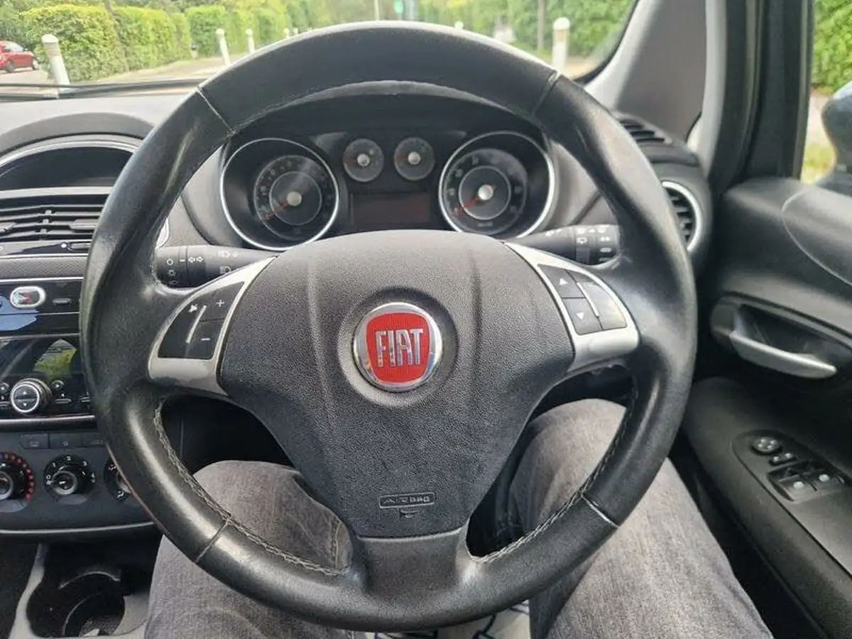 2012-fiat-punto-14-easy-77bhp-5d-dualogic-big-14