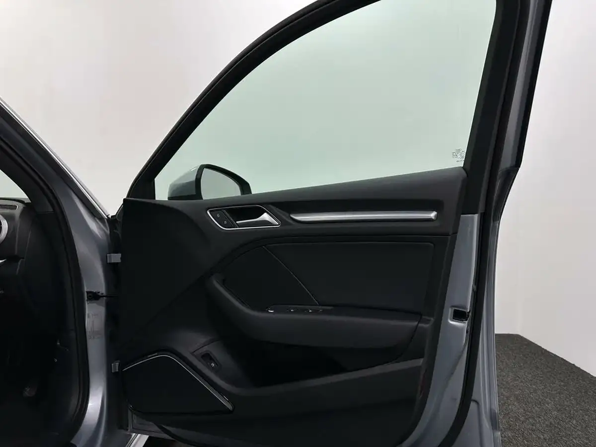 2020-audi-a3-14-40-e-tron-big-32