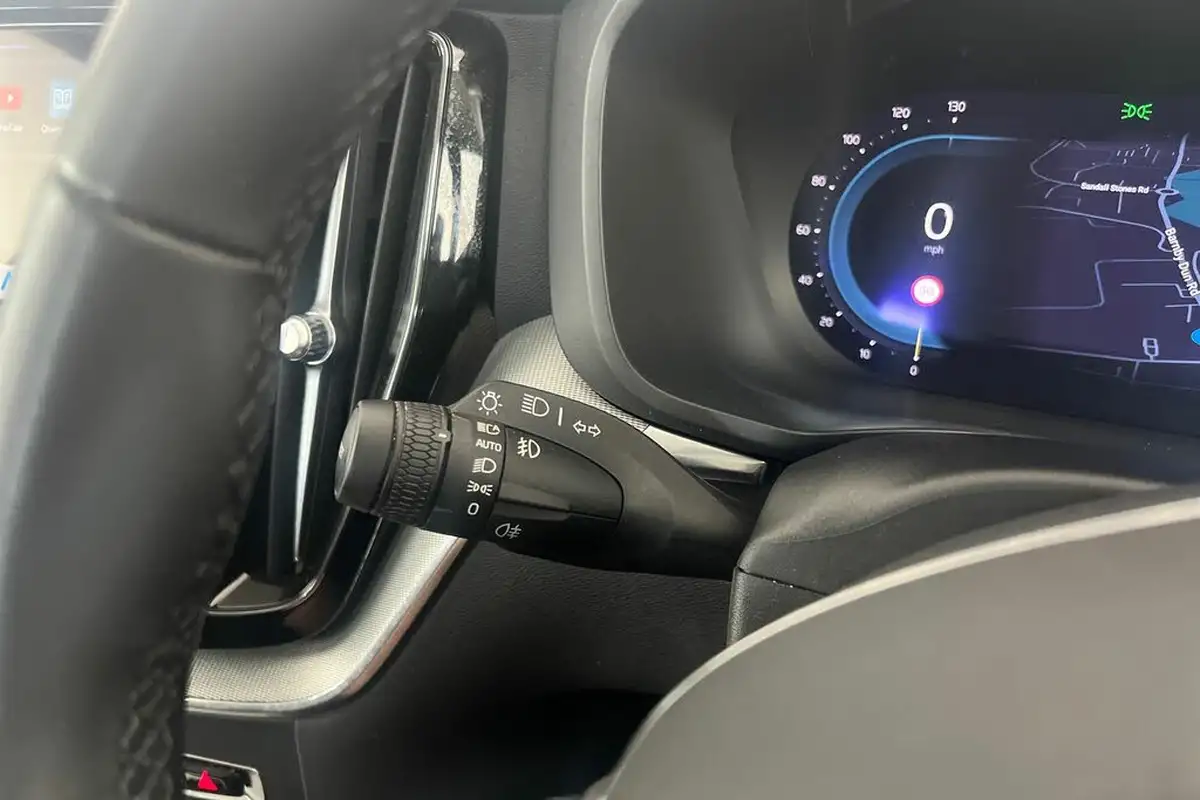 2022-volvo-xc60-20-b5-core-big-32