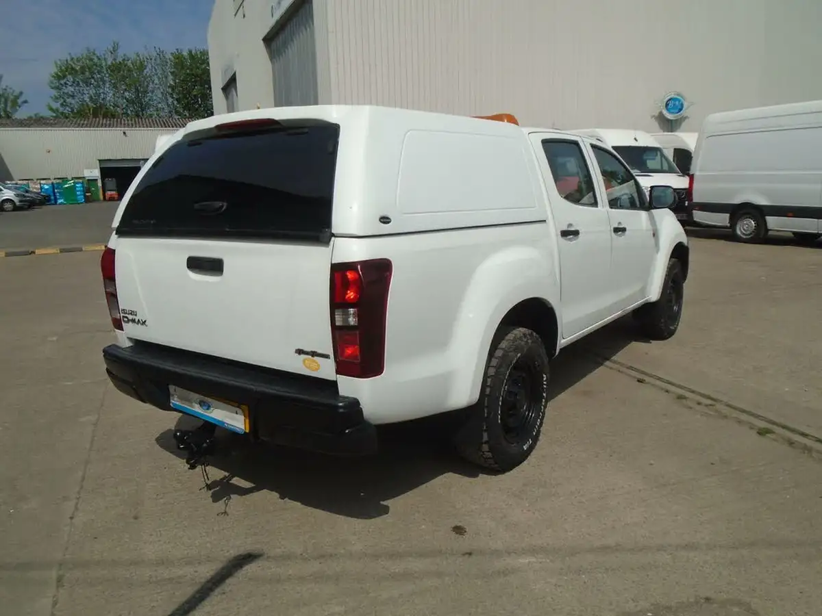 2016-isuzu-d-max-25td-4x4-double-pickup-big-7