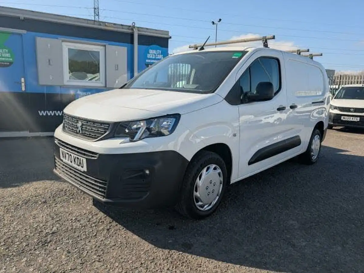 2020-peugeot-partner-15-bluehdi-950-professional-100ps-eu6dt-long-panel-big-3