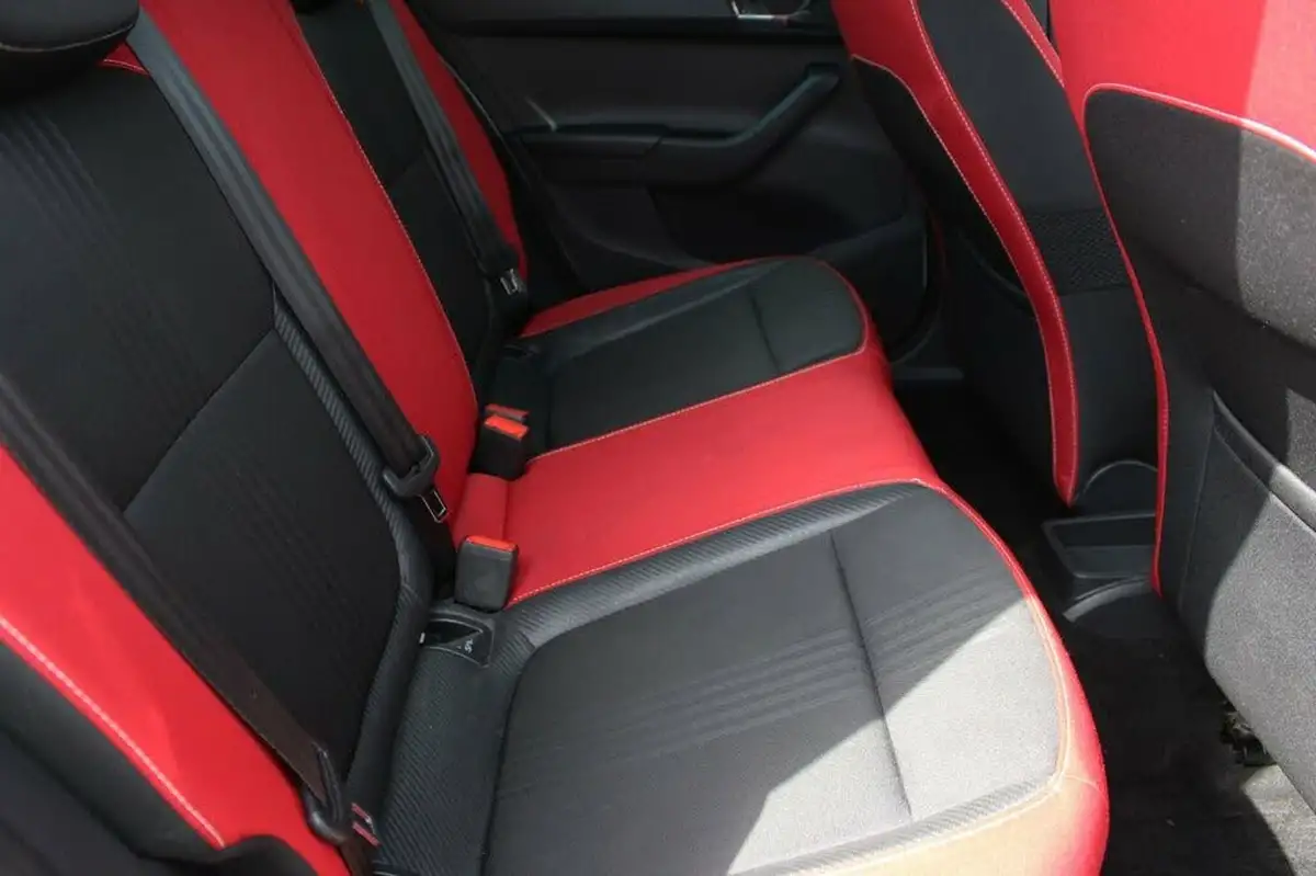 2018-skoda-fabia-10-tsi-monte-carlo-110ps-hatchback-big-17