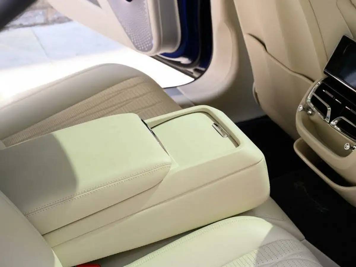 2020-bentley-flying-spur-60-w12-big-36