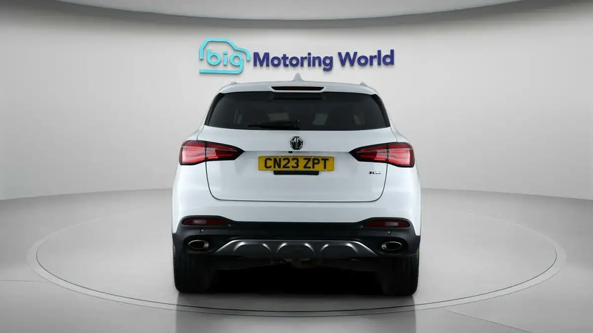 2023-mg-hs-15t-gdi-exclusive-162ps-dct-big-6