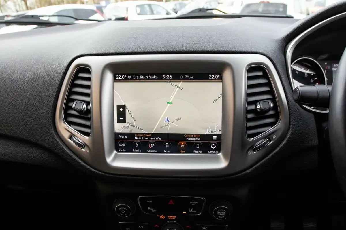 2018-jeep-compass-14-multiair-ii-longitude-big-27