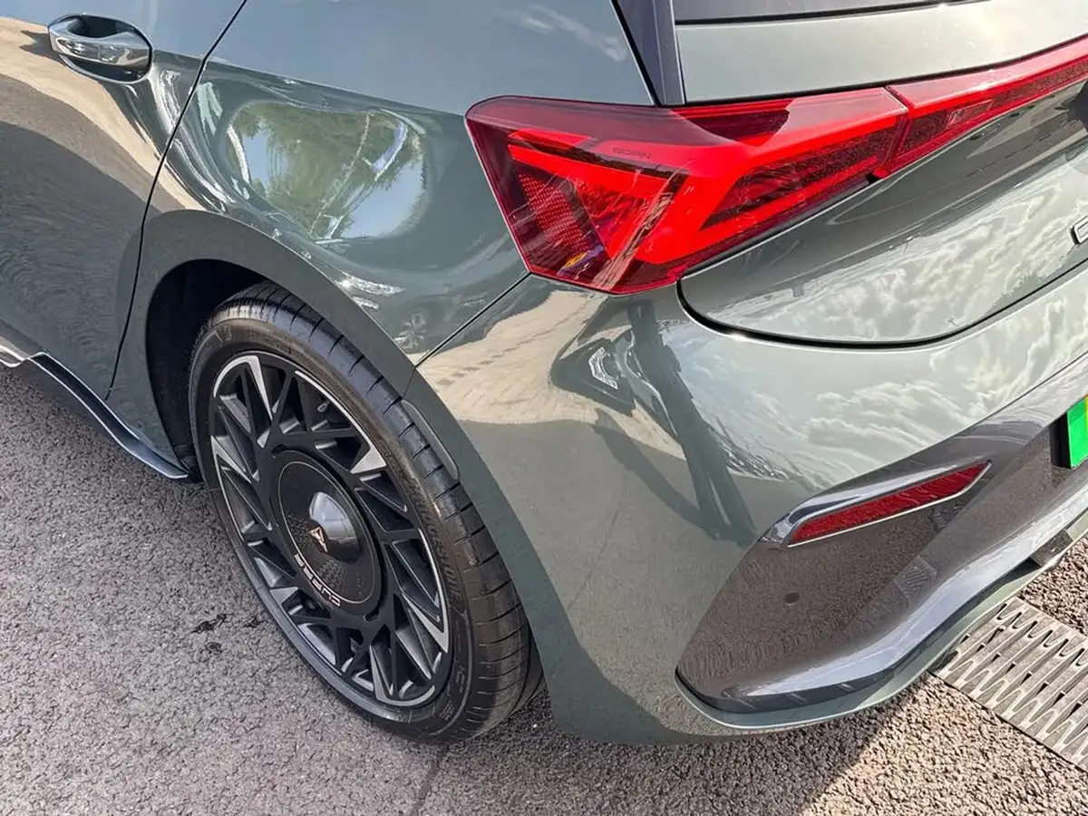 2024-cupra-born-e-vz-big-15