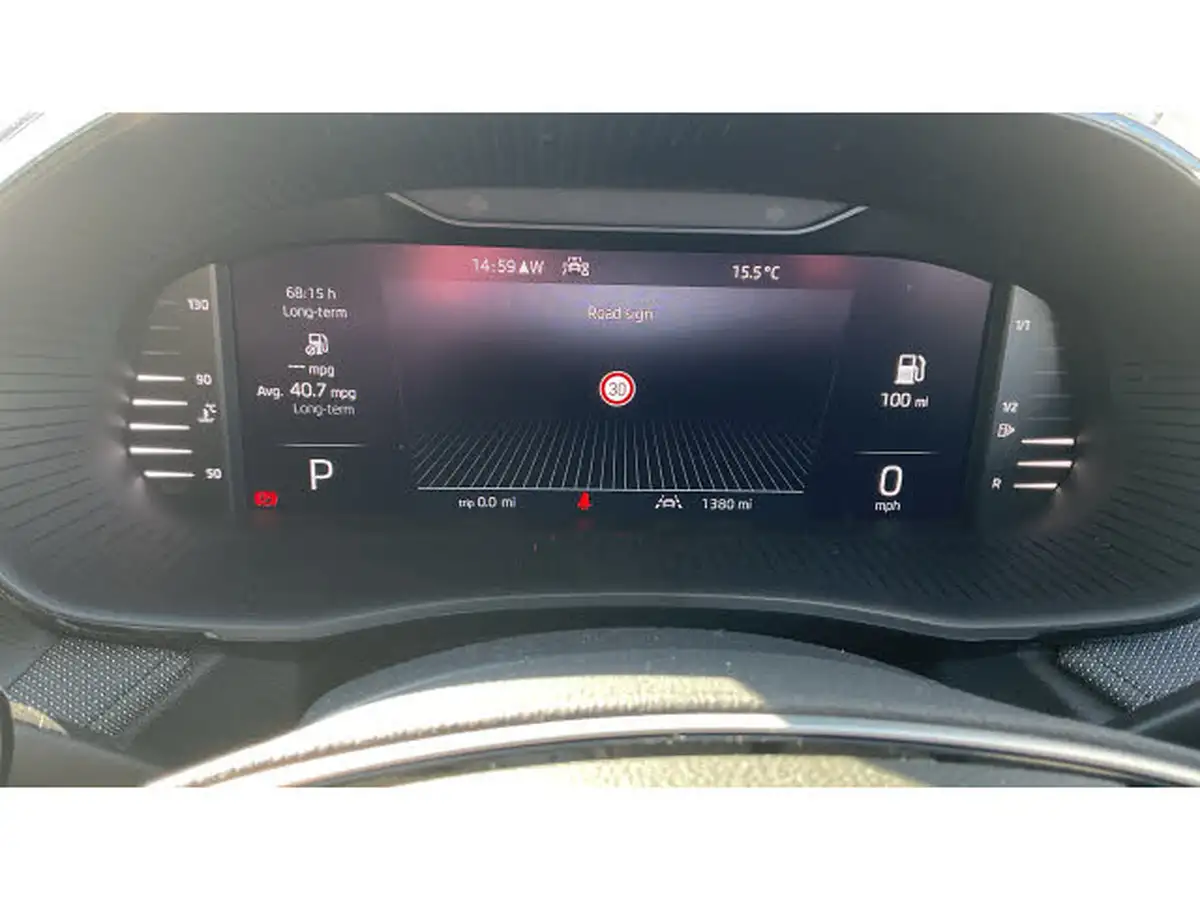 2025-skoda-fabia-10-tsi-design-edition-116ps-dsg-big-10