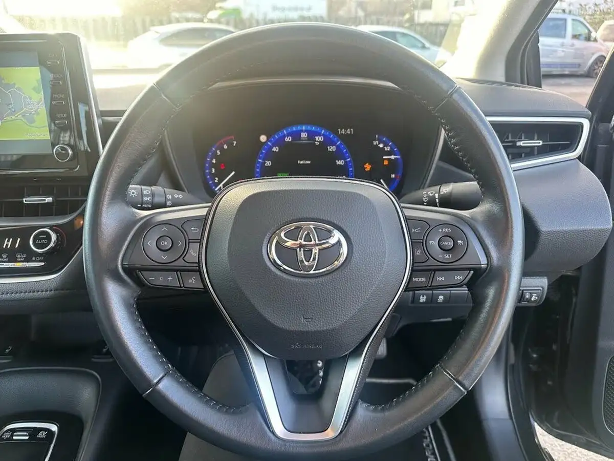 2020-toyota-corolla-18-vvt-i-icon-tech-saloon-4d-big-20