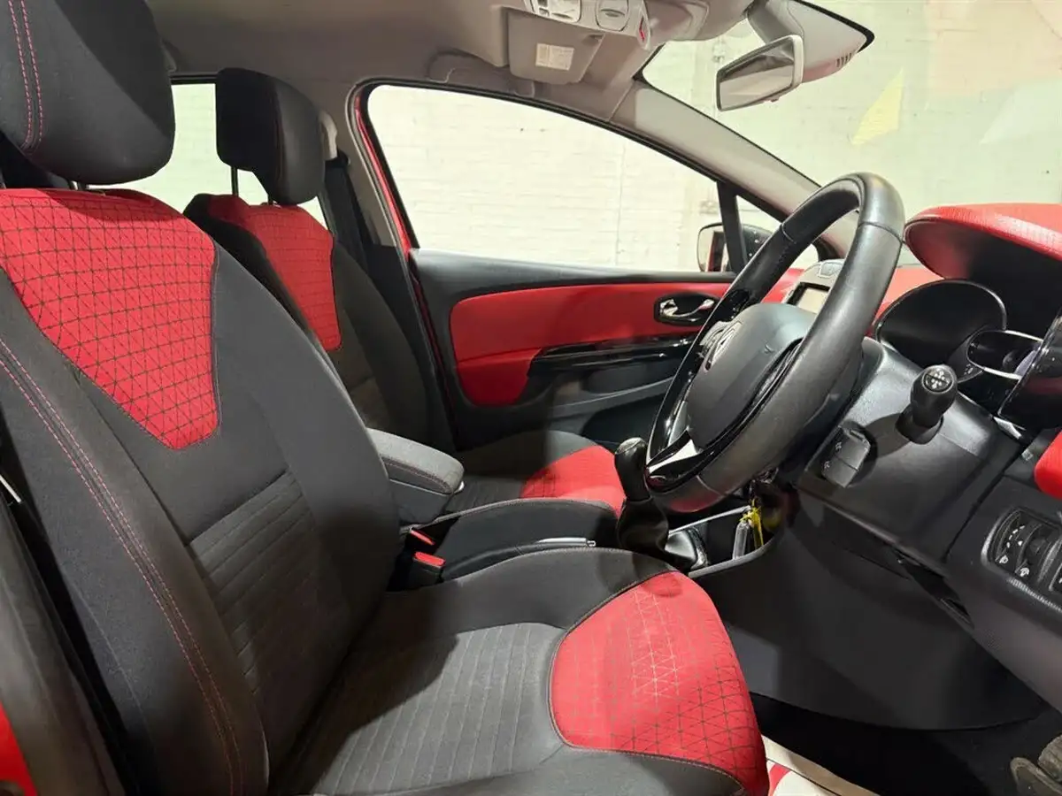 2014-renault-clio-15dci-dynamique-s-medianavss-big-31
