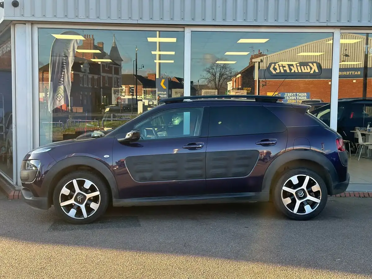 2015-citroen-c4-cactus-16bluehdi-flair-big-5