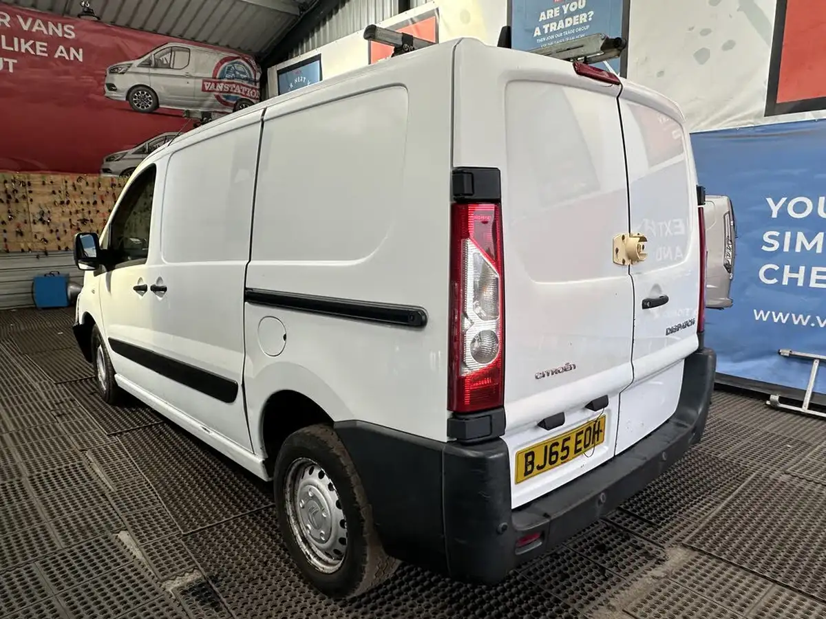 2015-citroen-dispatch-16td-enterprise-panel-big-11