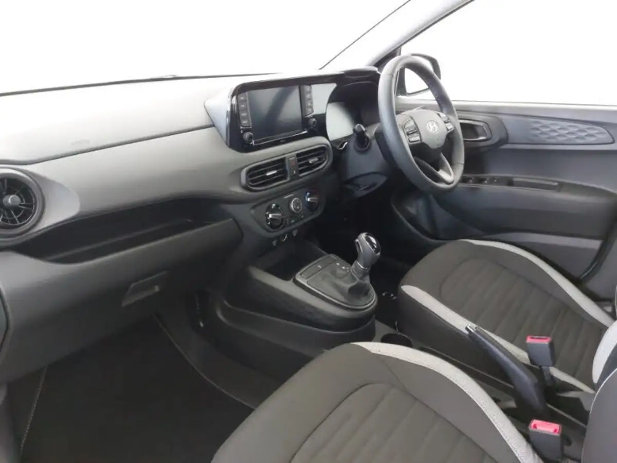 2025-hyundai-i10-12-advance-79ps-auto-big-4