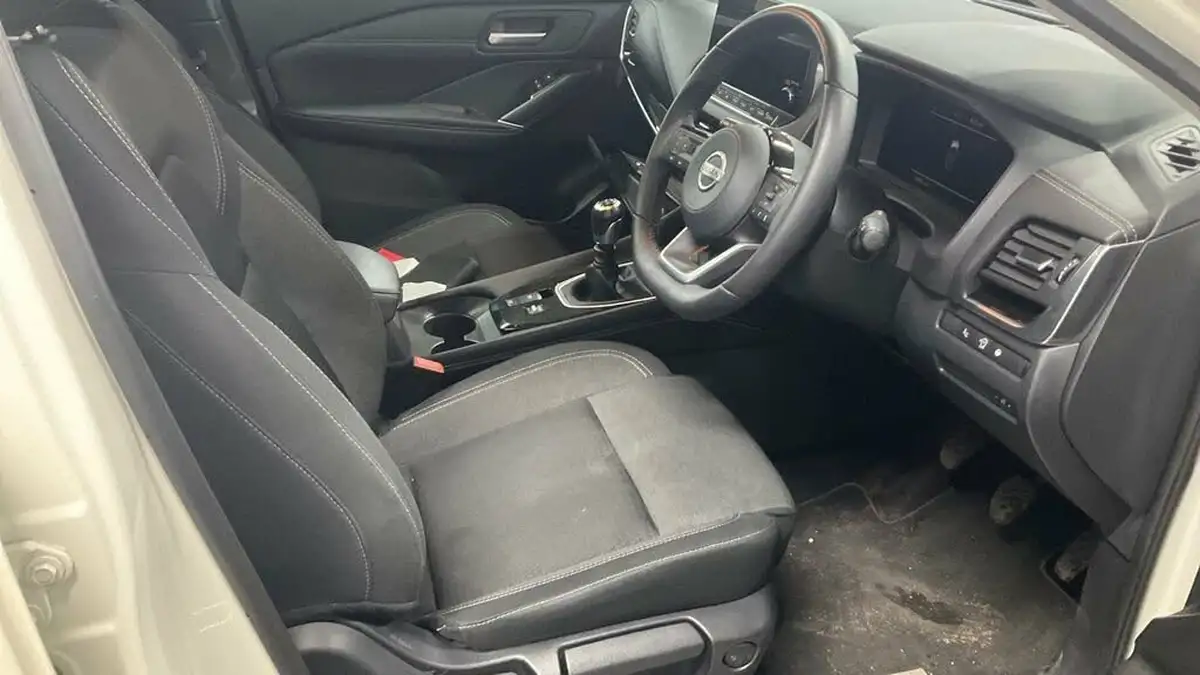 2021-nissan-qashqai-13-dig-t-premiere-edition-140ps-big-1