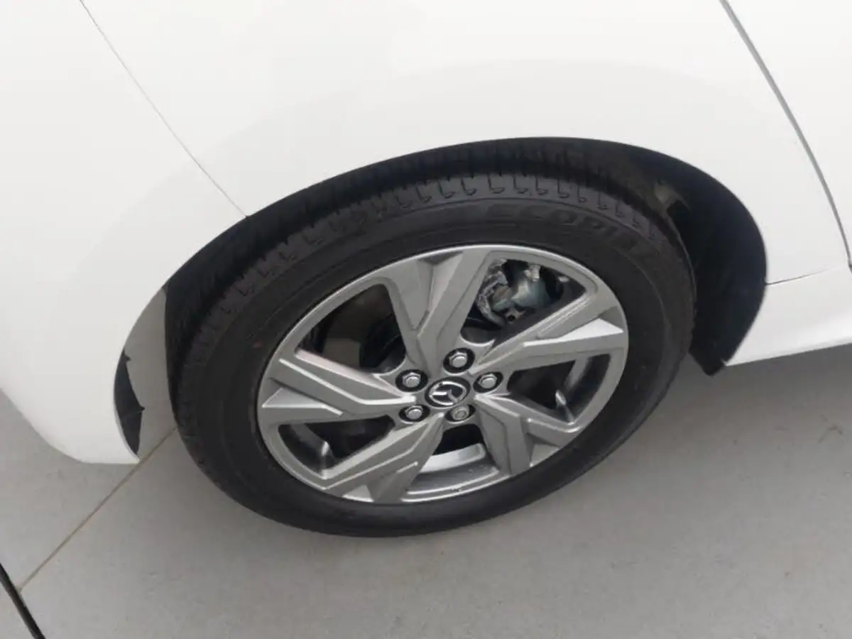 2024-mazda-mazda2-15-exclusive-line-big-12