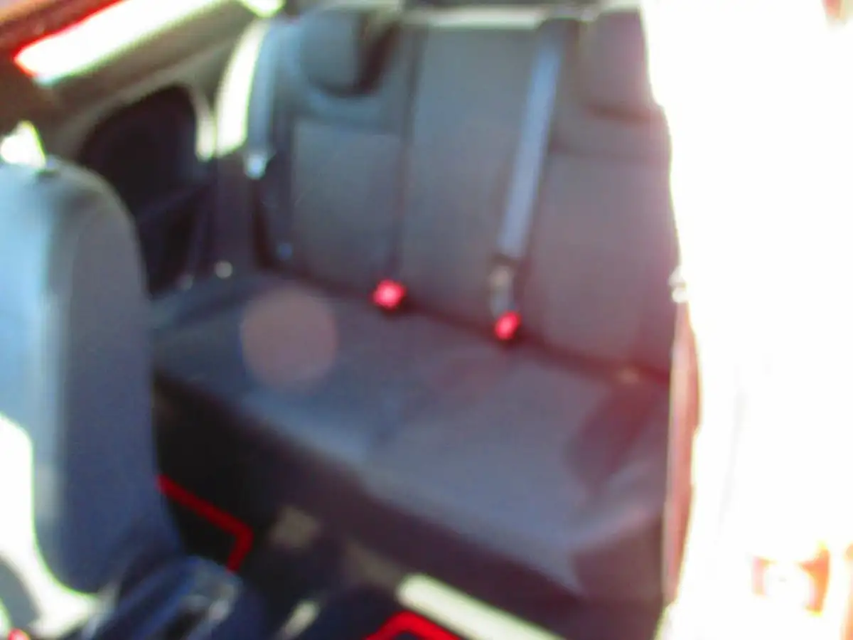 2014-ford-fiesta-125-zetec-3d-big-6