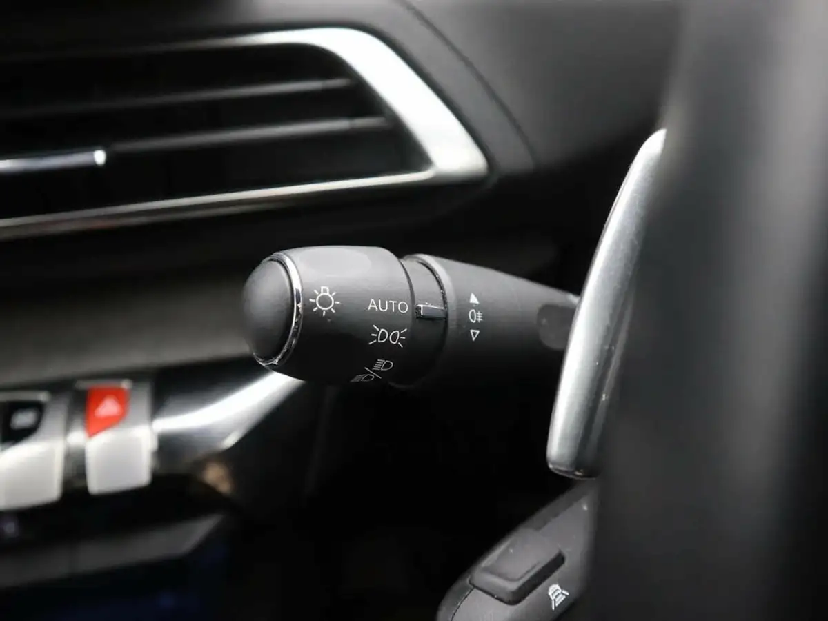 2022-peugeot-3008-suv-16-puretech-gt-premium-300bhp-4wd-hybrid4-e-eat8-big-25